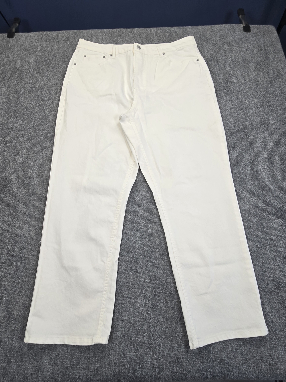 FRYE Jeans Womens 16 34 White Straight Leg Stretch Denim 28 Inseam